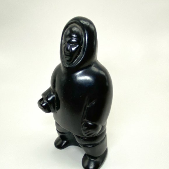 Inuit Hunter Black Stone Figurine Sculpture Pearlite Stoneware Canada *Read* - Picture 2 of 8